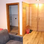 Haus Alpenflora דירה *