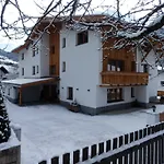 Haus Alpenflora דירה פלירש